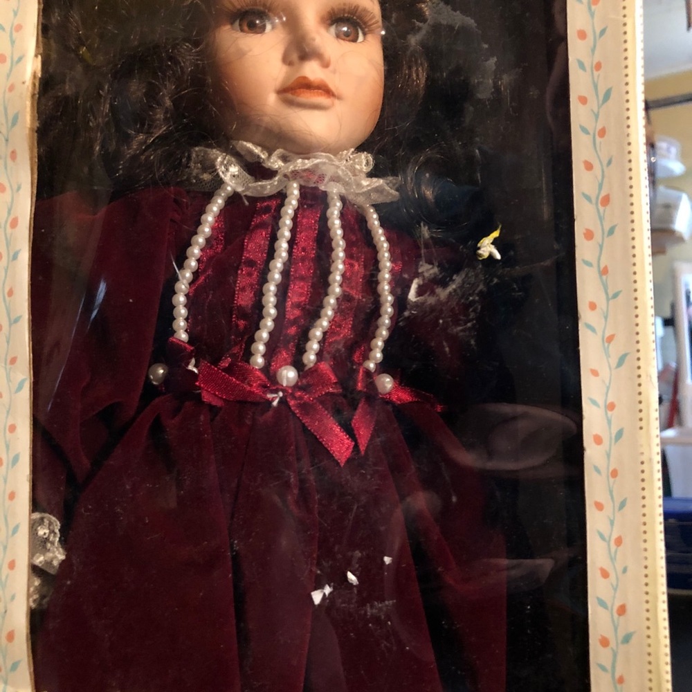 Porcelain doll - Picture 3 of 6